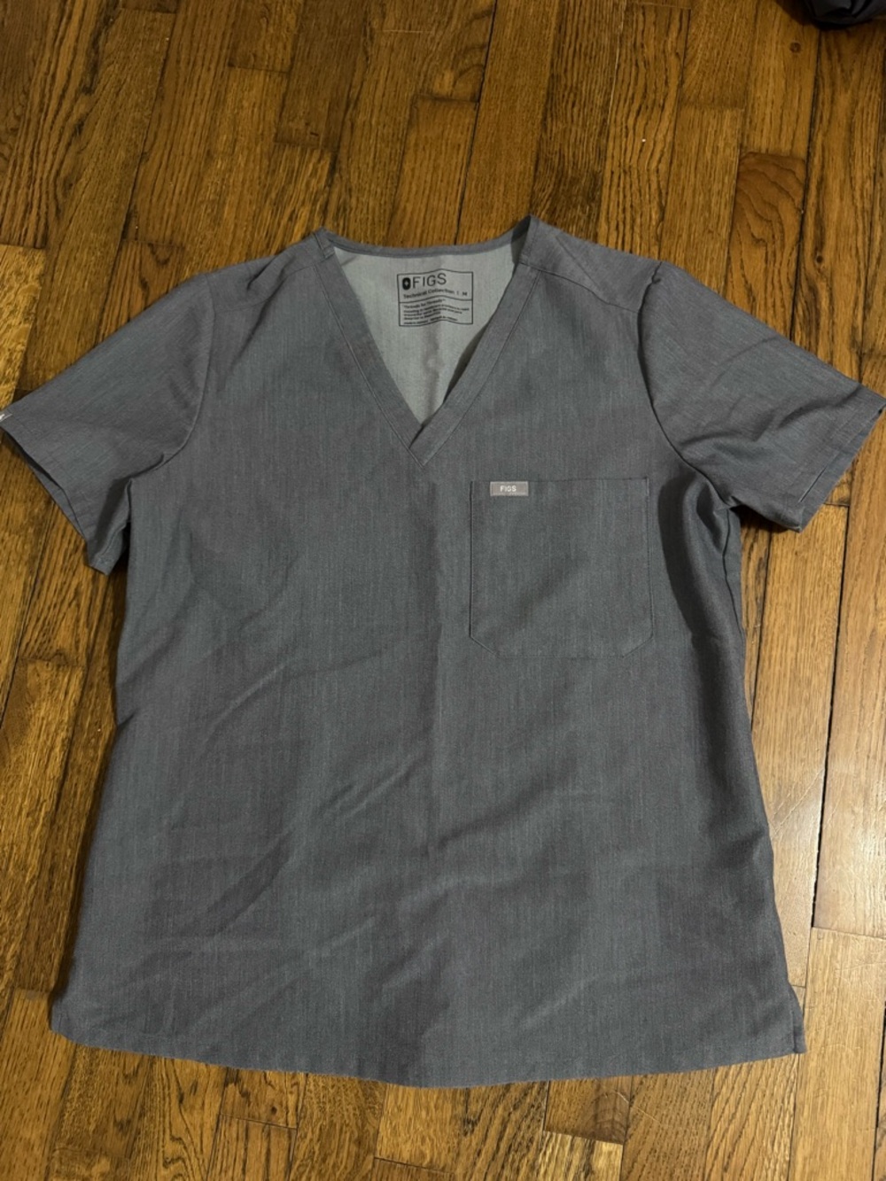 Figs Women's Short-Sleeve V-Neck Top in Gray